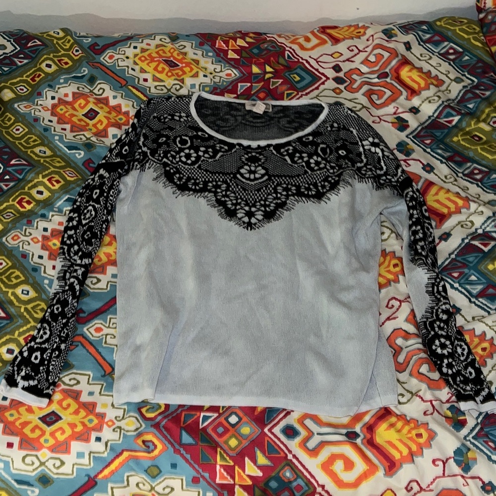 Black and White M F21 Sweater
